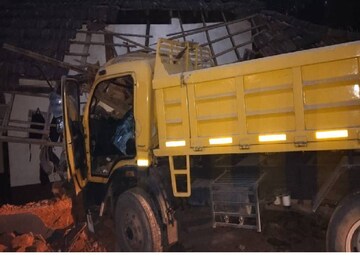 Tipper-Lorry-Rams-into-House-in-Mannarkkad-3-Injured-as-house-Collapses-2026-01-d6a27214edf640218881f7e4c7c4e947