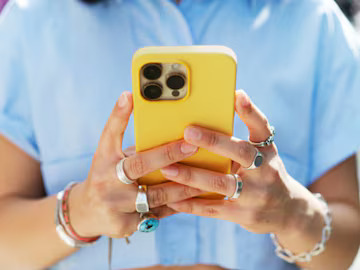 1761388663_Mobile-phone-2025-10-5b3c9f6af3252213d9a3a7fed4986287-4x3