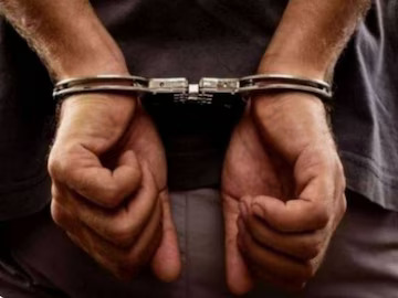 Three-Arrested-in-Kozhikode-Thamarassery-for-Stabbing-Youth-Over-Defaulted-Phone-EMI-Payments-2025-12-a5618b8bbca9a617a582e9dc2474c856