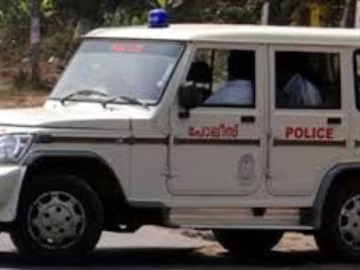 police-jeep-2024-10-e629b2f04bef4363909c93fa5d086a11 (1)