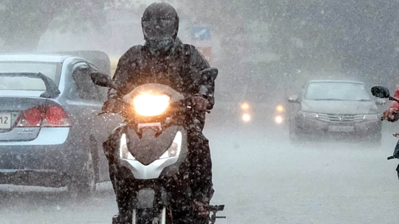 w-1280,imgid-01k4m874v131q1fj2k73fymmm3,imgname-kerala-rain--1--1757321335649