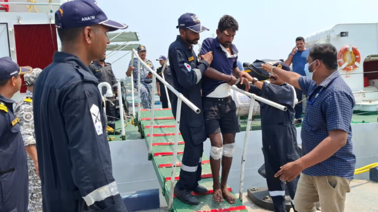 w-1280,h-720,croprect-0x0x1280x720,imgid-01kkb616xg7ahrwgy29x0ke4af,imgname-panama-ship-hits-indian-boat-1773123181488