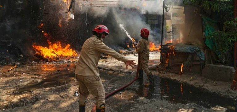 delhi-fire-2